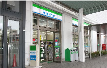 ファミリーマート　JR吉塚駅店